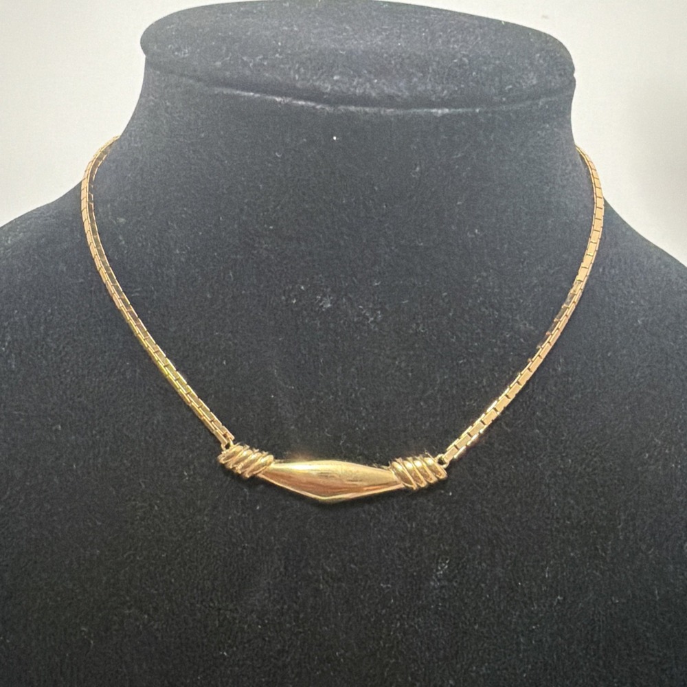 Vintage Signed Monet Gold Tone Curved Bar Pendant Choker Necklace